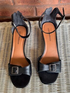 Lucky Brand Black Open-Toe Ankle Strap Sandals with Buckle Accent